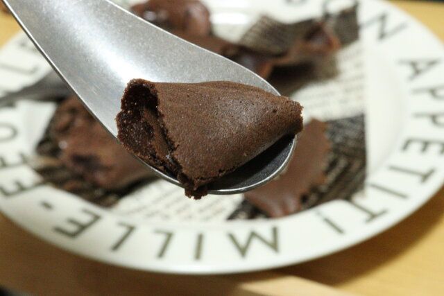 ローソンの贅沢なUchi Café×GODIVA ショコラクレープ