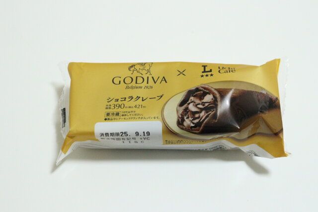 ローソンのUchi Café×GODIVA ショコラクレープのパッケージ