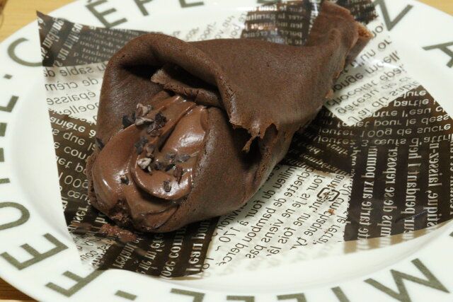 ローソンのUchi Café×GODIVA ショコラクレープのビジュアル