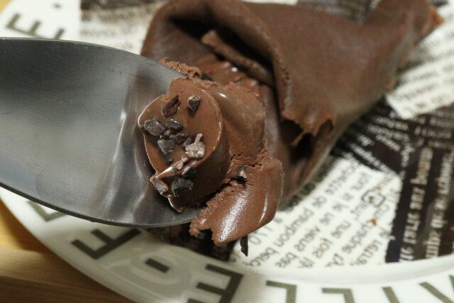 ローソンの濃厚なUchi Café×GODIVA ショコラクレープ