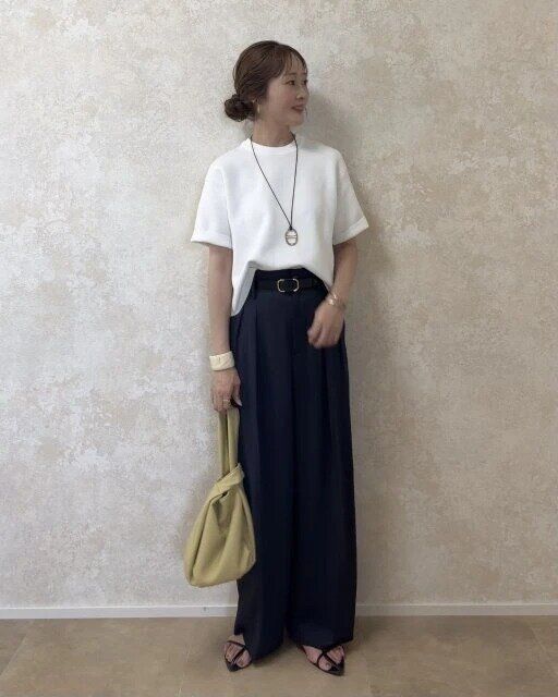 ユニクロ値下げウォッシャブルミラノリブセーターネイビースラックスコーデ