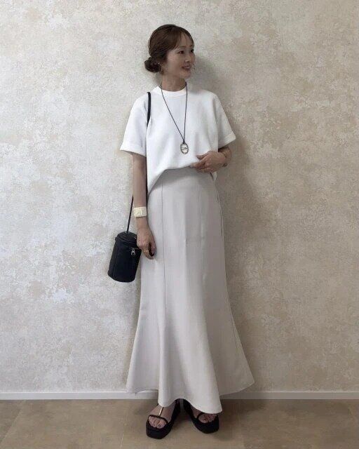 ユニクロ値下げウォッシャブルミラノリブセーターマーメイドスカートコーデ