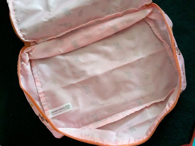 オサムグッズ大判ポーチ開いたところ