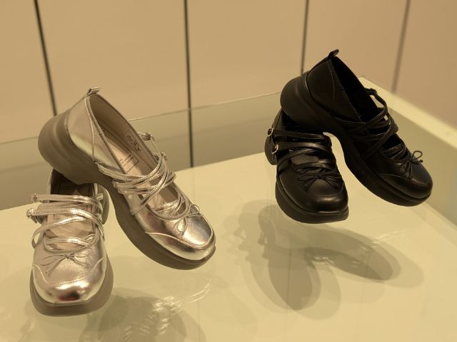 2足のメリージェーンシューズ