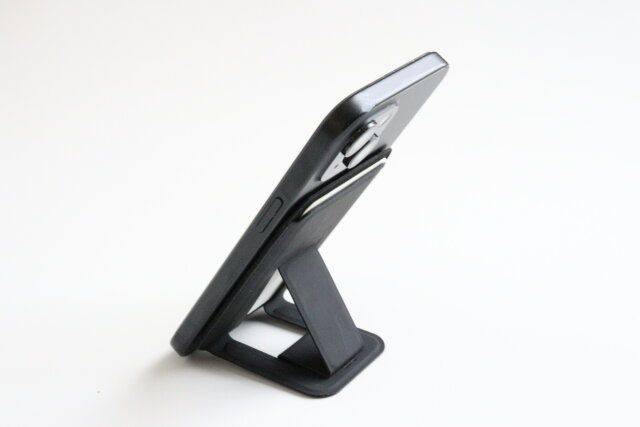 ダイソーの便利なスタンド付マグネットカードケース