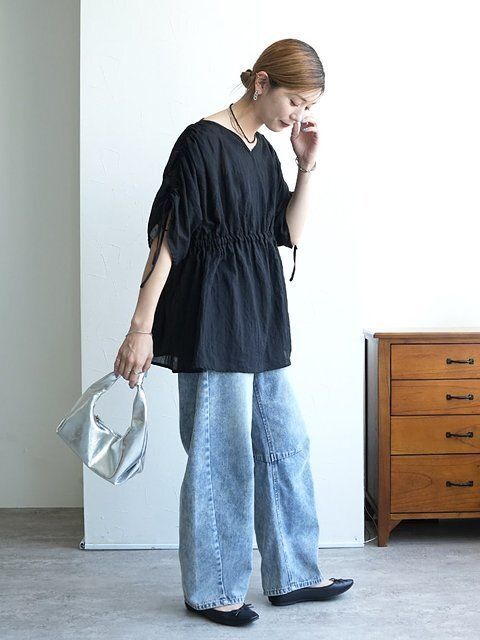 黒ブラウスコーデ1