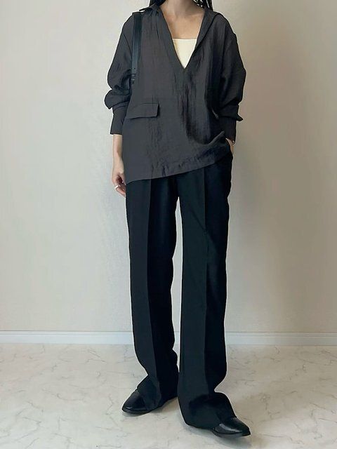 黒ブラウスコーデ3