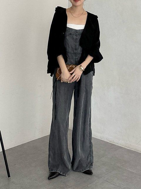 黒ブラウスコーデ5