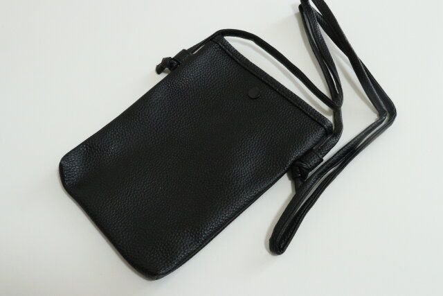 ダイソーのTGCコラボのショルダーバッグの黒