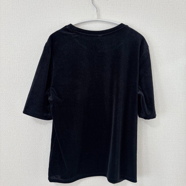 GU シアーベロアT BLACK 後ろ側