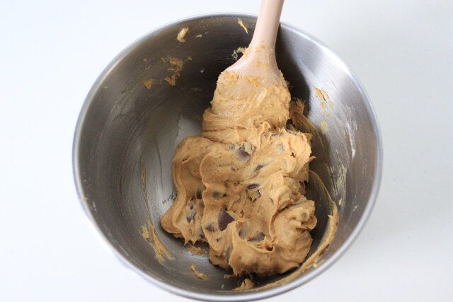 チョコレートを加え混ぜる。