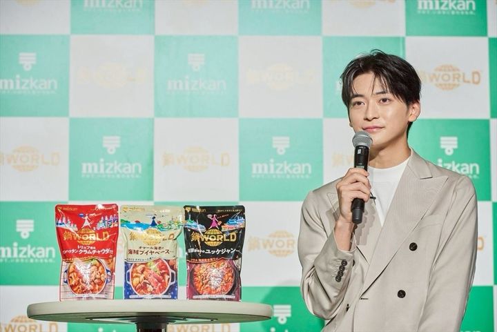 「鍋THE WORLD de TRIP」の発表会に出席した高橋文哉さん