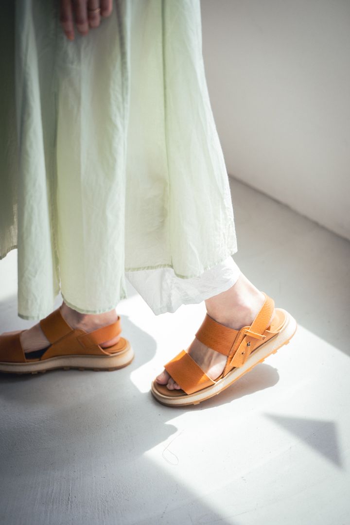 いよいよ秋の始まり。リネンの長袖ワンピース×パンツがちょうど良い【FUDGE FRIEND おしゃれさんの毎日コーディネート vol.592｜田中真里奈】