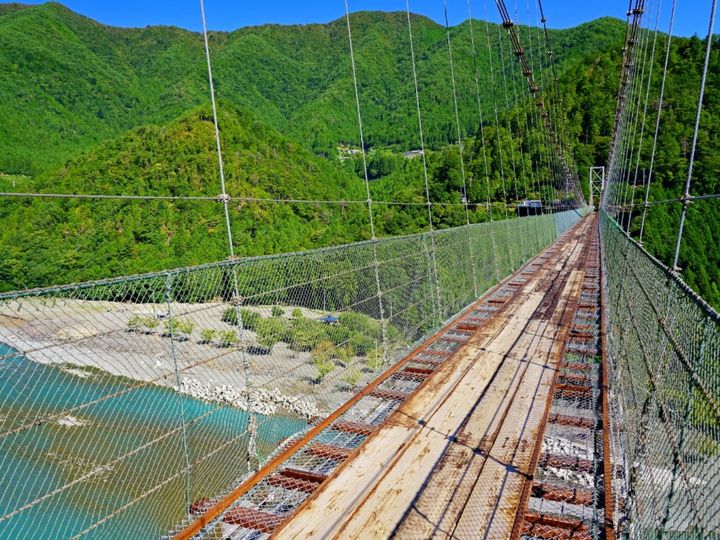 All About ニュース編集部が全国205人を対象に実施した「道の駅（絶景）」関するアンケートの調査結果から、「絶景が楽しめると思う奈良県の道の駅」ランキングを発表！ 2位「十津川郷」を抑えた1位は？