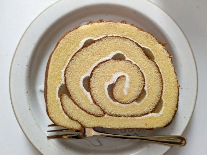 【ヤマザキ】意外とカロリー控えめな芋づくしの絶品ロールケーキ