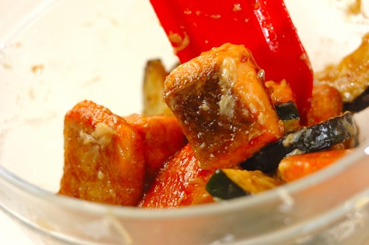 鮭とズッキーニのみそマヨ和えの作り方3