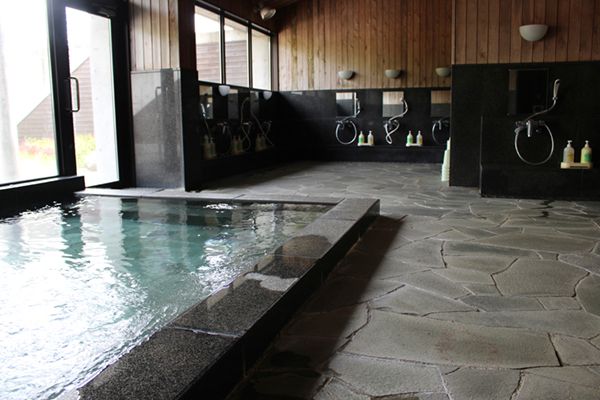 「スリーコインズが本気出した」車移動が超快適になる！車載用ファンが暑さ対策に大活躍！