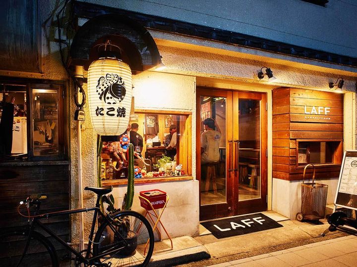 三軒茶屋『LAFF BAR&KITCHEN』の外観