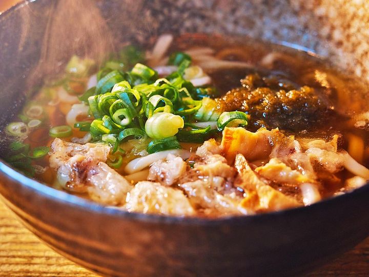 三軒茶屋『LAFF BAR&KITCHEN』の「かすうどん」