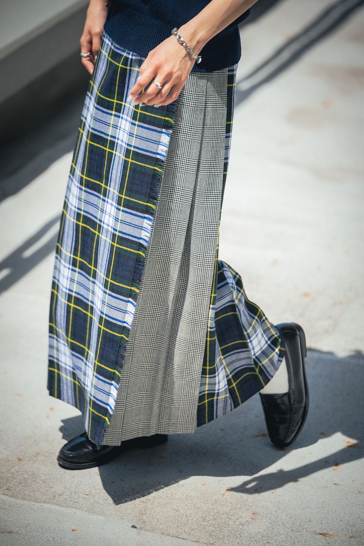 そろそろニットベストの出番！キルトスカートを合わせてアイビーっぽく着こなし【FUDGE FRIEND おしゃれさんの毎日コーディネート vol.594｜UMI】