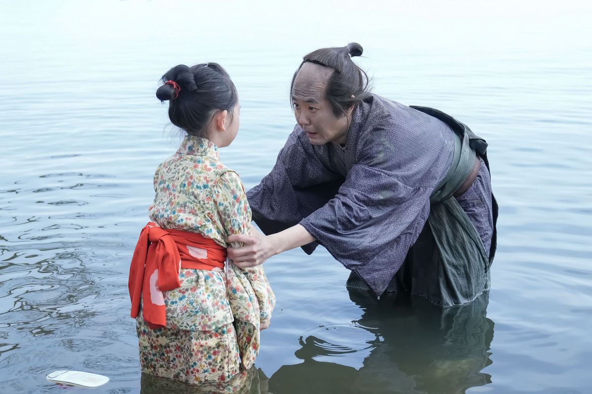 朝ドラで１週目から“巧妙”に埋め込まれた暗示　“川と橋”に込められた静かな緊張感と境界に立つヒロイン | TRILL【トリル】