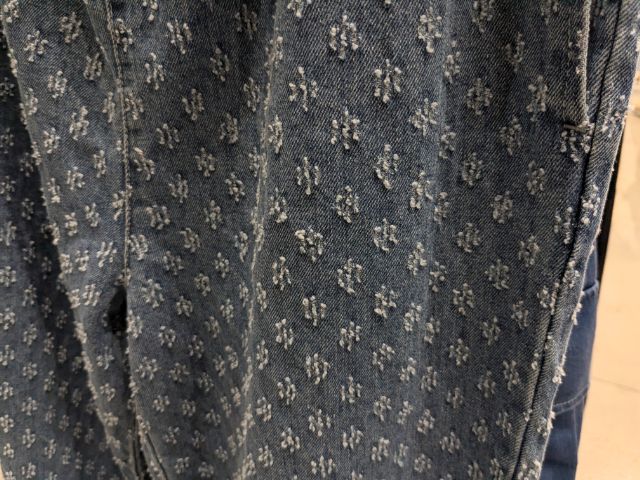 スクラッチデニムイージーワイドパンツの生地感