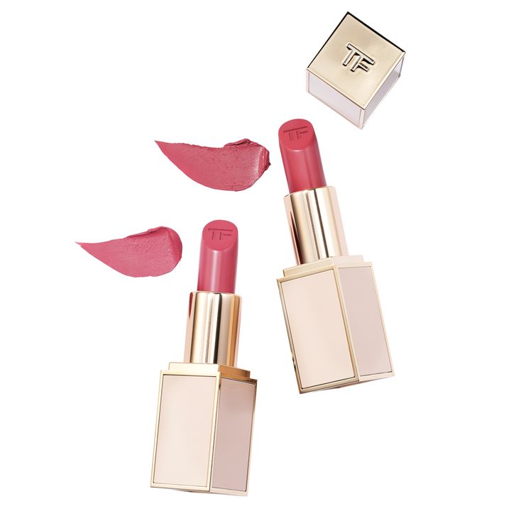 トムフォードビューティ リップ カラー マット 左から：511V、100V