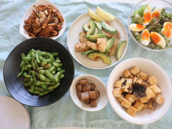 こんにちは。お酒の時間は好きだけど、カロリーや糖質が気になる…。そんな方に向けて、今日は管理栄養士の目線から「罪悪感なしで体にやさしいおつまみ」をご紹介します。