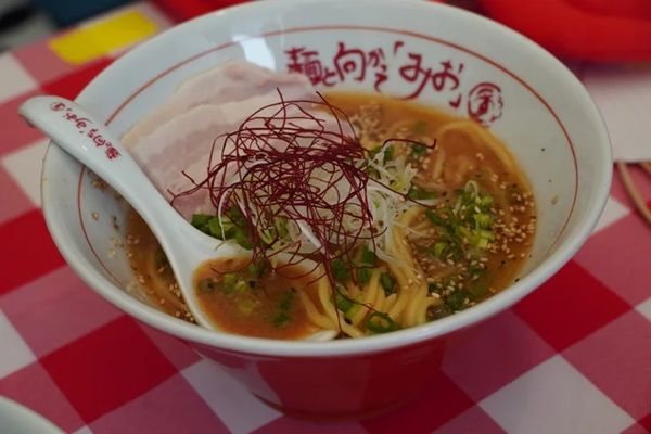 【大阪府大阪市】京都外大と和歌山県美浜町が共同開発！大阪・関西万博で、みおラーメンの試食会を実施