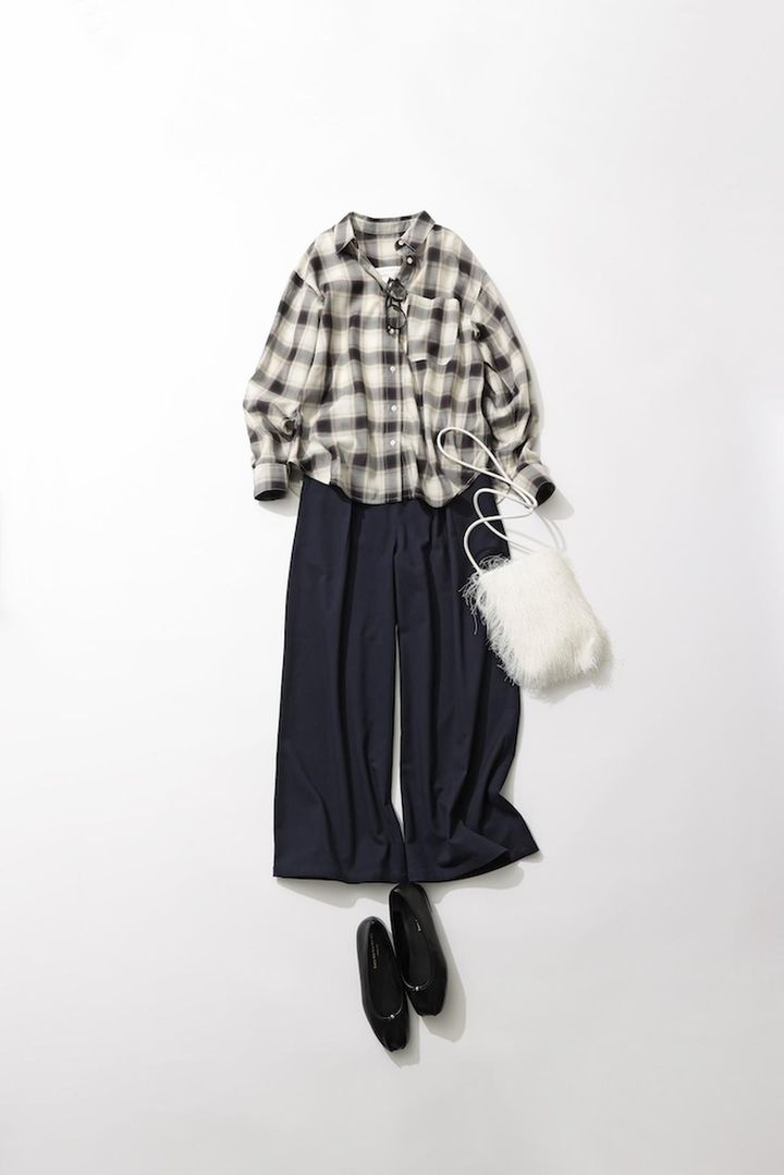 画像: ストレートイージーパンツ（ネイビー）¥5,390（スタディオクリップ） 出典：スタディオクリップ