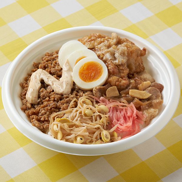 ニンニク背脂が決め手のから揚げ＆豚焼肉月見丼