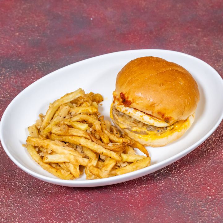 月見チーズバーガー＋やみつきポテト ブラックペッパー味（冷凍食品）２