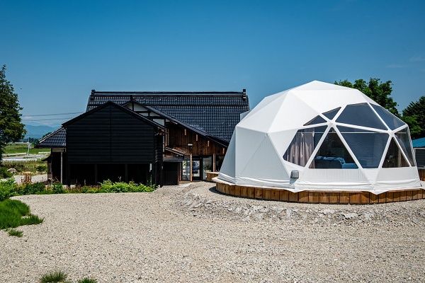 【山形県川西町】自然豊かな地域に佇むグランピングのできる古民家宿「いにしえの宿おへそ」オープン！