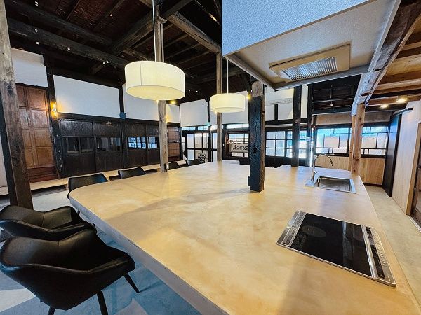 【山形県川西町】自然豊かな地域に佇むグランピングのできる古民家宿「いにしえの宿おへそ」オープン！