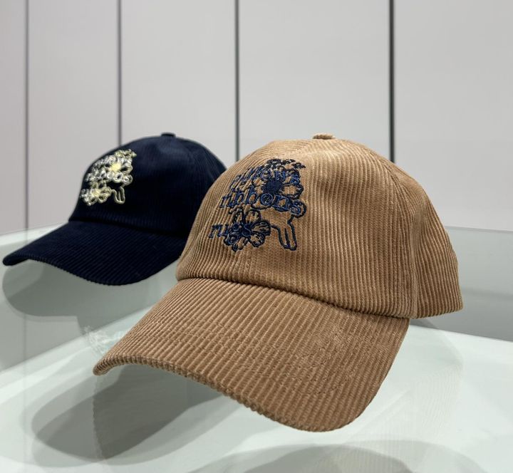 画像: 【ジーユー × ロク】コーデュロイキャップ by rokh +X各¥1,990 ※一部店舗およびオンラインストアのみ販売 www.gu-global.com