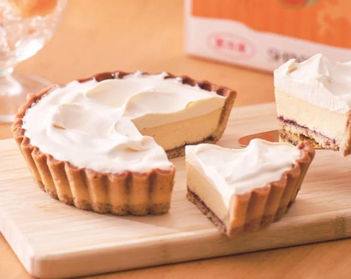 ふらの雪どけチーズケーキ北海道メロン （冷凍・1ホール・直径約14㎝） 1,941円 