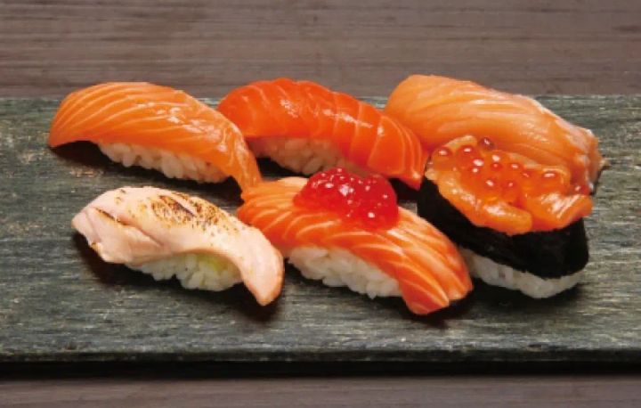 蝦夷サーモン味比べ （1皿・6貫） 3,520円 ※各日25食限り、高島屋限定