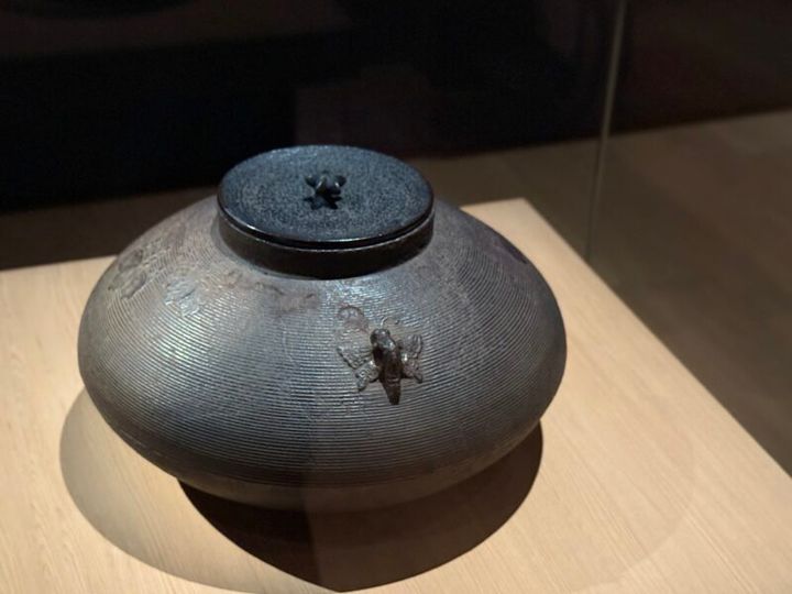 藤田美術館 古芦屋糸地蒲団型釜（こあしやいとじふとんがたかま）