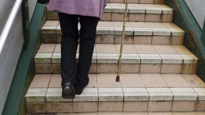 ある雨の日に（画像はphotoAC）