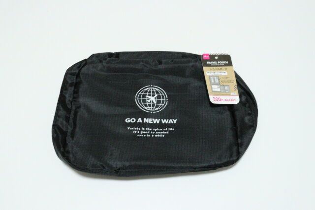 トラベルポーチ