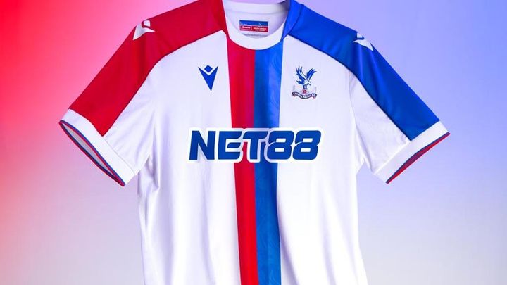 日本代表が所属するプレミアのチームに「鷲を描く」クラシックなユニフォームが登場！