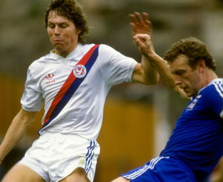 日本代表が所属するプレミアのチームに「鷲を描く」クラシックなユニフォームが登場！