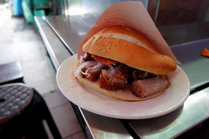 ペルー第2の都市アレキパのチチャロンサンド