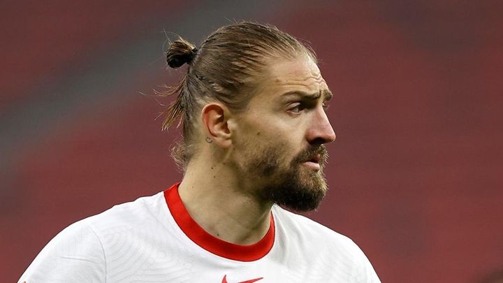 味方選手をビンタした36歳キャプテン、一発退場！「お詫びする」と謝罪するもチーム除外