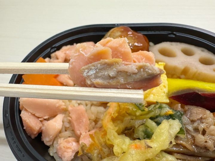 ほどよい塩味を感じる秋鮭と、おだしの相性は言わずもがな