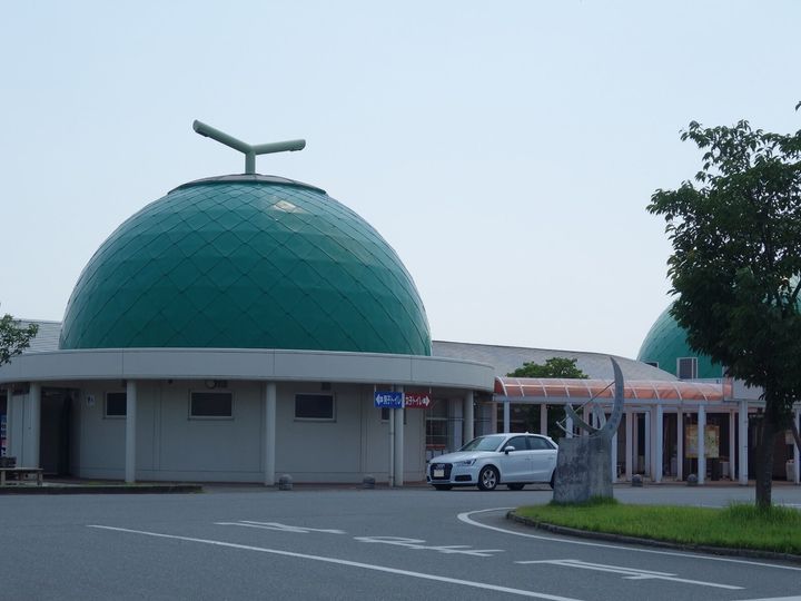 All About ニュース編集部が全国205人を対象に実施した「絶景が楽しめる道の駅」に関するアンケートの調査結果から、「絶景が楽しめると思う熊本県の道の駅」ランキングを発表！ 2位「七城メロンドーム」を抑えた1位は？