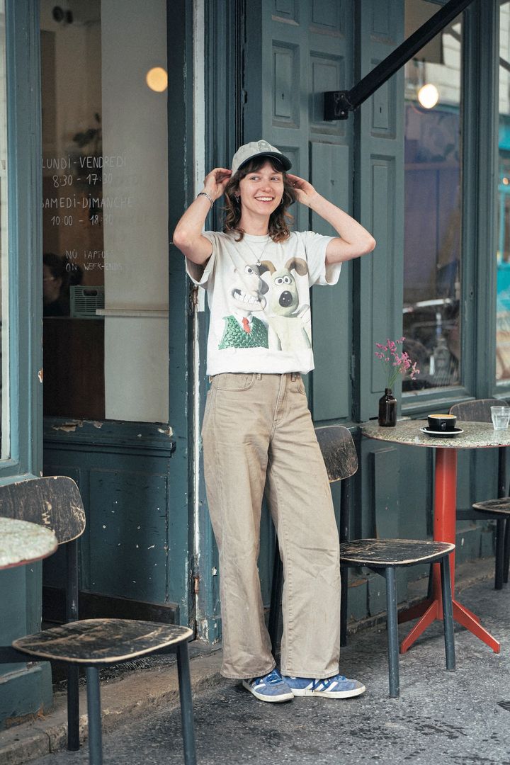 まだまだ涼しさ重視!?カジュアルなワンツーコーデが人気【パリジェンヌの一週間コーデ】