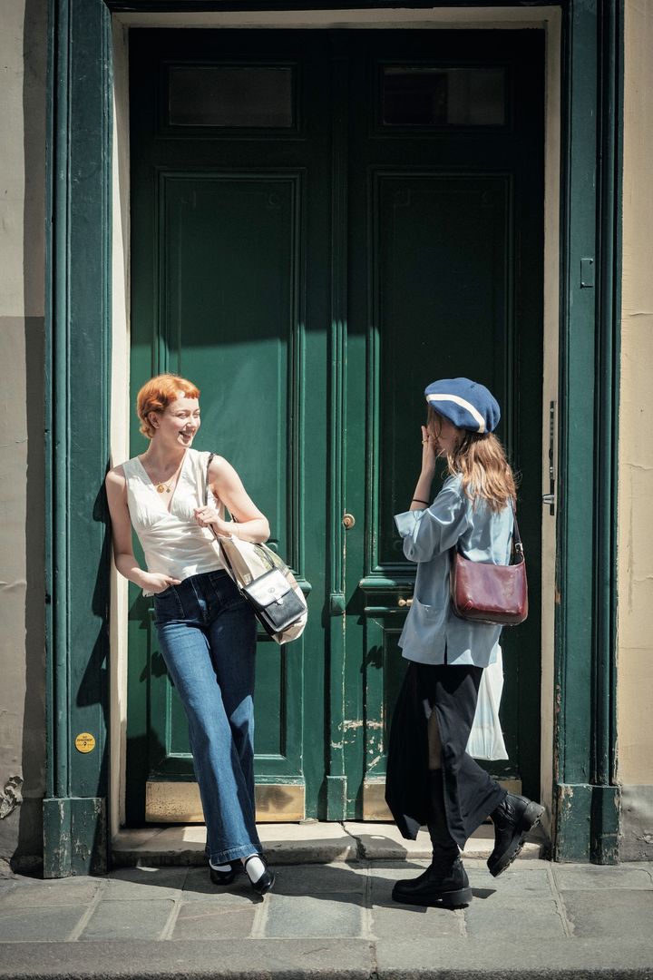 まだまだ涼しさ重視!?カジュアルなワンツーコーデが人気【パリジェンヌの一週間コーデ】