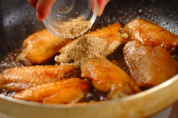 旨みたっぷり！手羽中の照り焼き 甘辛味がやみつきに by保田 美幸さんの作り方3