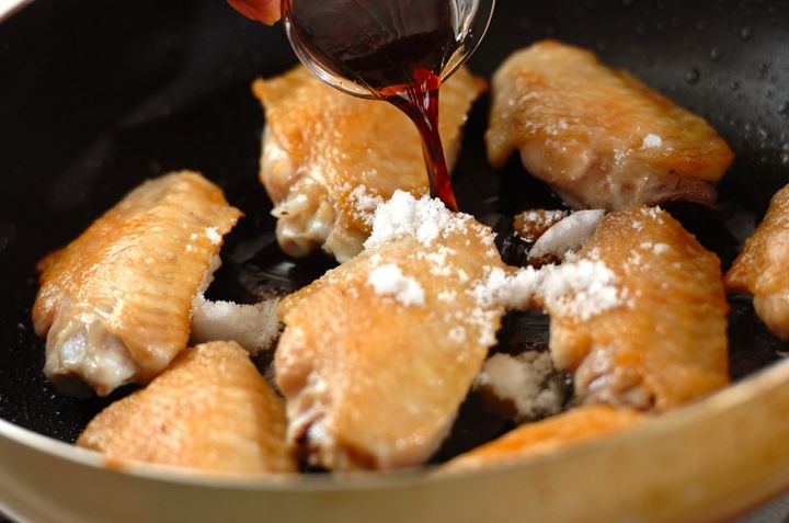 旨みたっぷり！手羽中の照り焼き 甘辛味がやみつきに by保田 美幸さんの作り方2